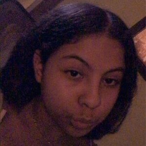 Meet your Posher, Daniela